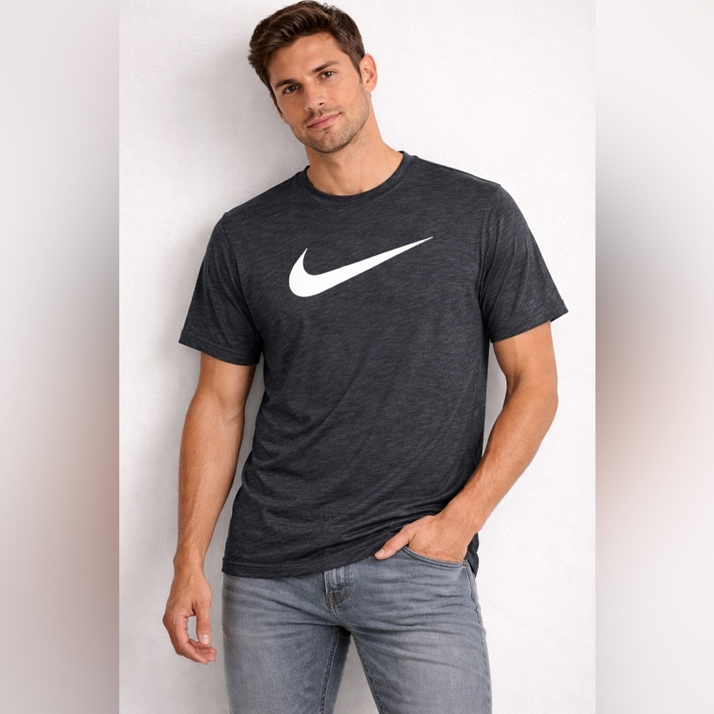 Nike Men's Charcoal Gray Tee